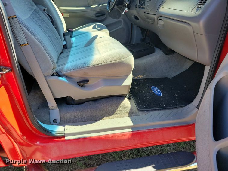 image for item NV9827 1997 Ford F150 XLT pickup truck