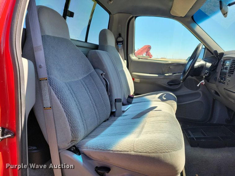 image for item NV9827 1997 Ford F150 XLT pickup truck