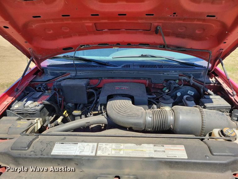 image for item NV9827 1997 Ford F150 XLT pickup truck
