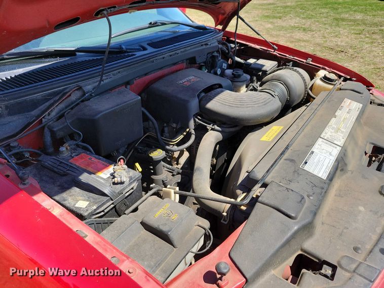 image for item NV9827 1997 Ford F150 XLT pickup truck