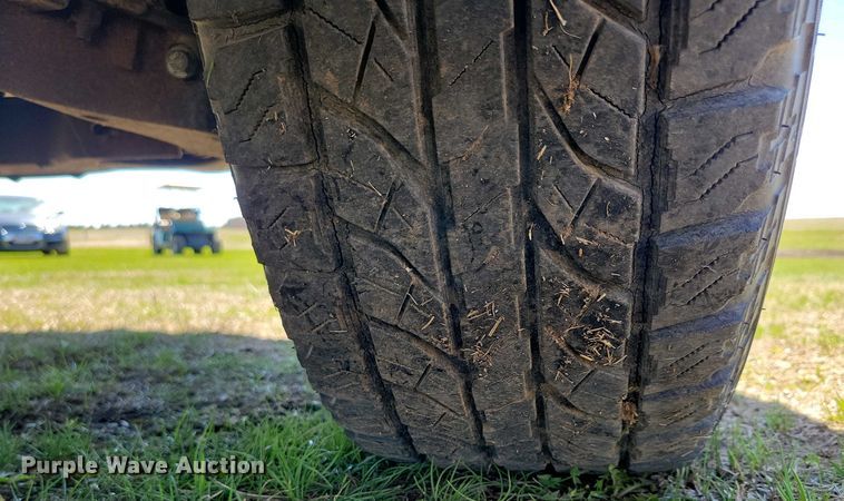 image for item NV9827 1997 Ford F150 XLT pickup truck