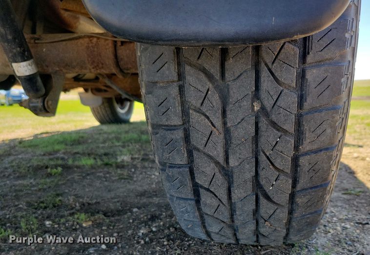 image for item NV9827 1997 Ford F150 XLT pickup truck