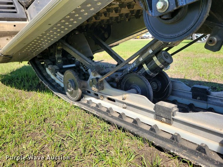 image for item NV9830 2007 Polaris Switchback snowmobile