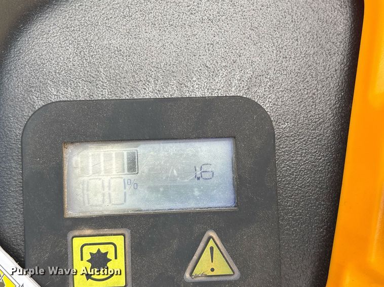 image for item OB9698 2021 Cub Cadet CC30E lawn mower