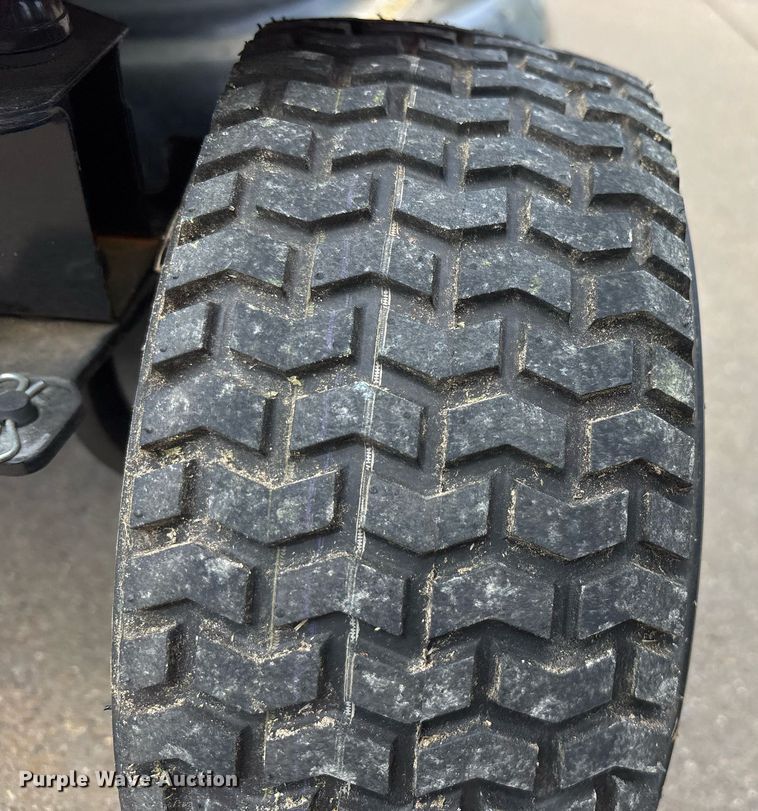 image for item OB9698 2021 Cub Cadet CC30E lawn mower