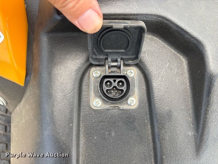 image for item OB9698 2021 Cub Cadet CC30E lawn mower