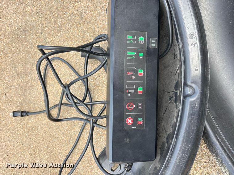 image for item OB9698 2021 Cub Cadet CC30E lawn mower