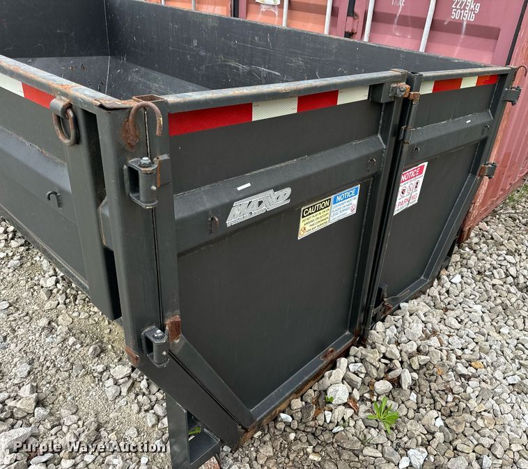 image for item OF9913 MaxxD Trailers roll-off dumpster