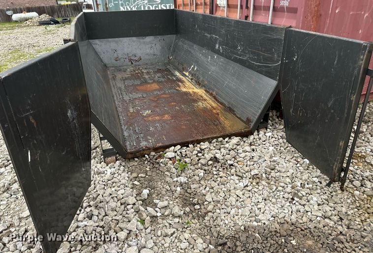 image for item OF9913 MaxxD Trailers roll-off dumpster