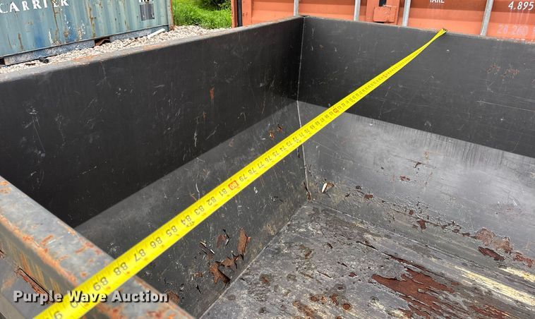 image for item OF9913 MaxxD Trailers roll-off dumpster