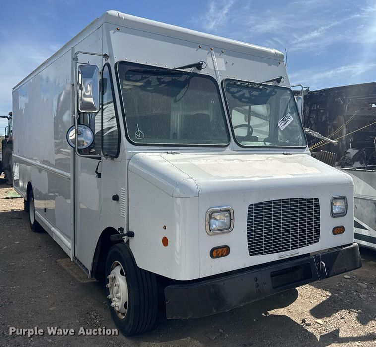 image for item YA0025 2022 Freightliner MT45 delivery truck