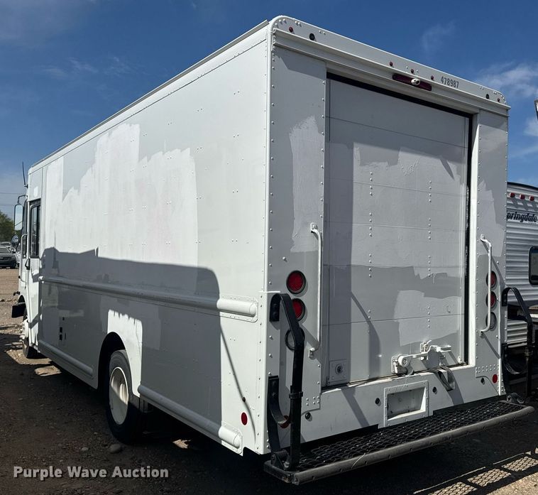 image for item YA0025 2022 Freightliner MT45 delivery truck