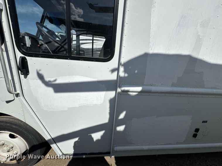 image for item YA0025 2022 Freightliner MT45 delivery truck