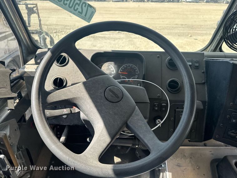 image for item YA0025 2022 Freightliner MT45 delivery truck