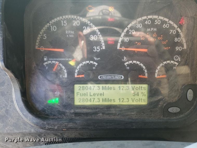 image for item YA0025 2022 Freightliner MT45 delivery truck