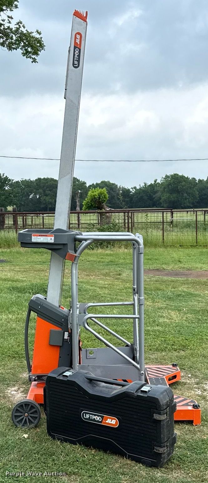 JLG FS80 LiftPod vertical lift in Bremond, TX | Item EJ3684 sold