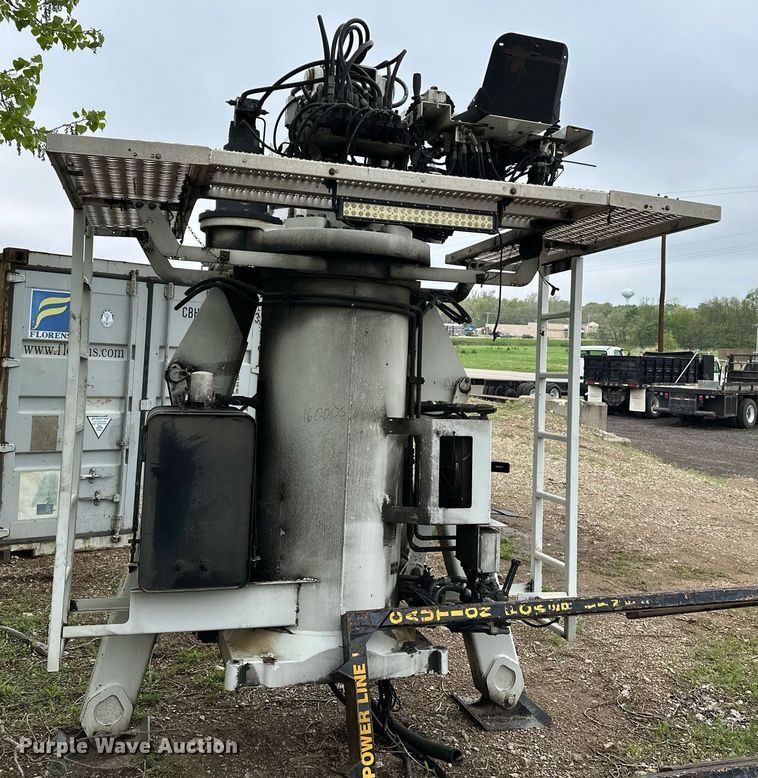 image for item DF8480 IMT 16000 Series III truck mounted crane