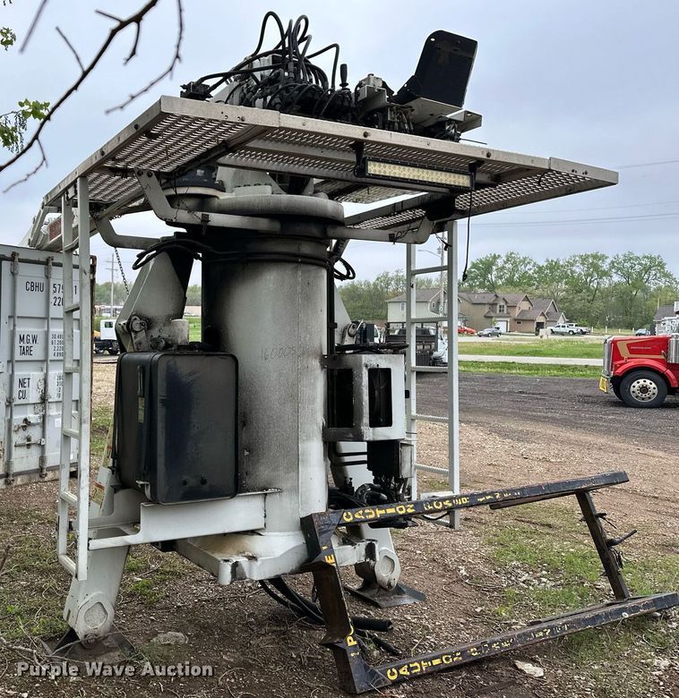 image for item DF8480 IMT 16000 Series III truck mounted crane