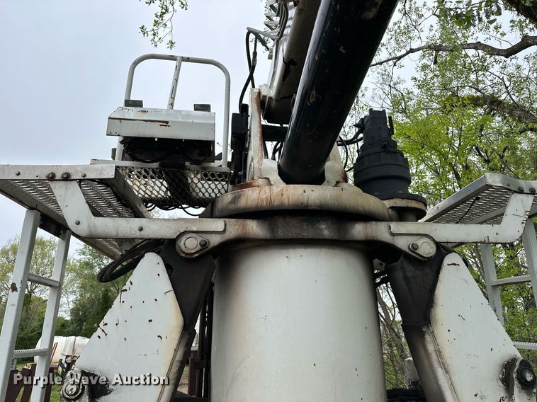 image for item DF8480 IMT 16000 Series III truck mounted crane