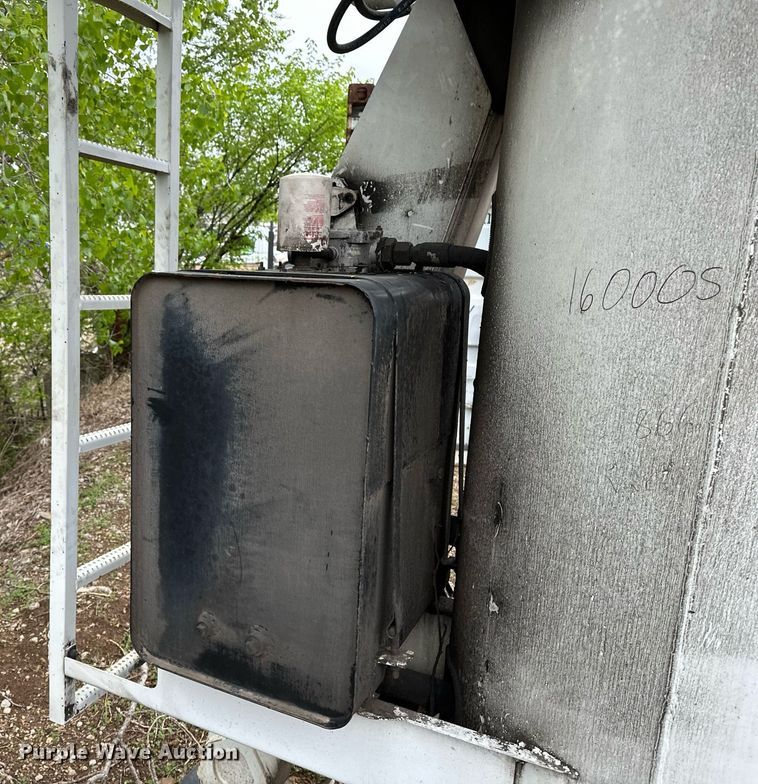 image for item DF8480 IMT 16000 Series III truck mounted crane