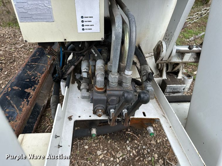 image for item DF8480 IMT 16000 Series III truck mounted crane