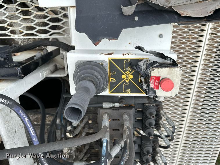 image for item DF8480 IMT 16000 Series III truck mounted crane