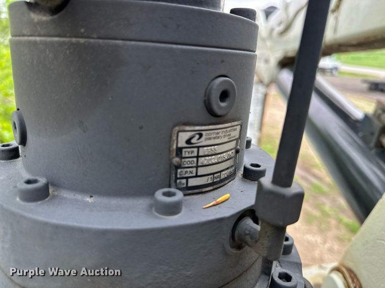 image for item DF8480 IMT 16000 Series III truck mounted crane