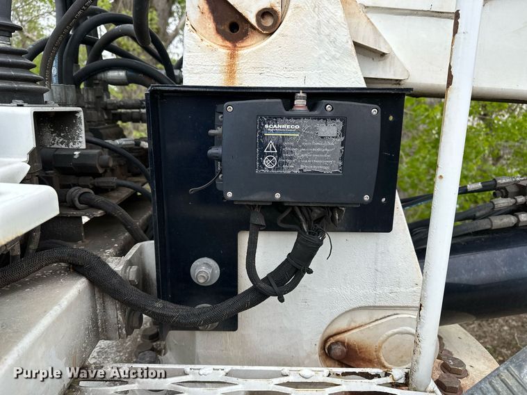 image for item DF8480 IMT 16000 Series III truck mounted crane