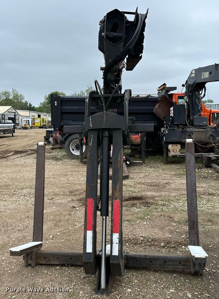 image for item DF8490 2014 Palfinger PW35001-SH truck mounted crane