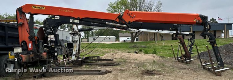 image for item DF8490 2014 Palfinger PW35001-SH truck mounted crane