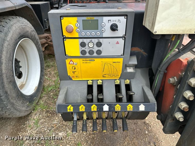 image for item DF8490 2014 Palfinger PW35001-SH truck mounted crane