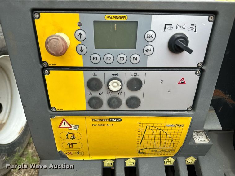 image for item DF8490 2014 Palfinger PW35001-SH truck mounted crane