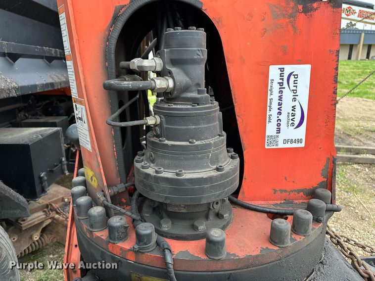 image for item DF8490 2014 Palfinger PW35001-SH truck mounted crane