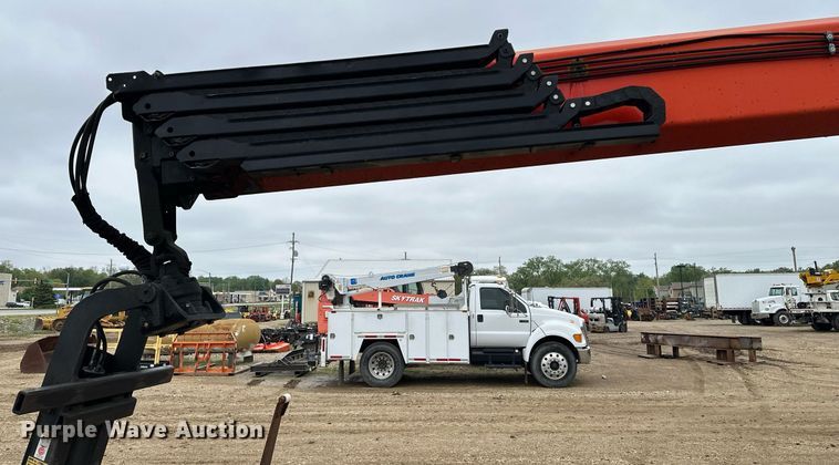 image for item DF8490 2014 Palfinger PW35001-SH truck mounted crane