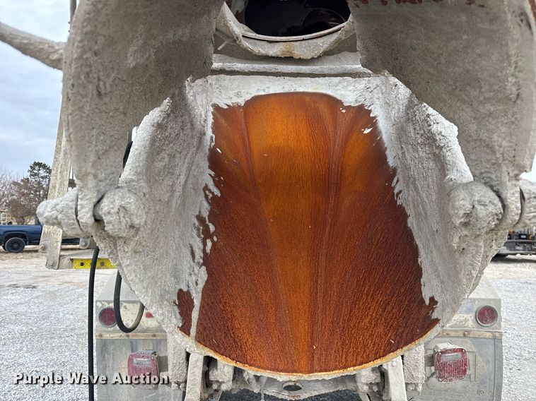 image for item DH9841 2008 Peterbilt 340 ready mix truck