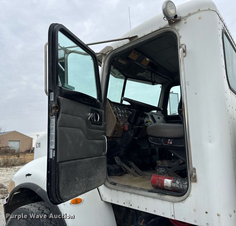 image for item DH9841 2008 Peterbilt 340 ready mix truck