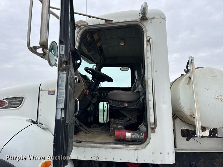 image for item DH9841 2008 Peterbilt 340 ready mix truck