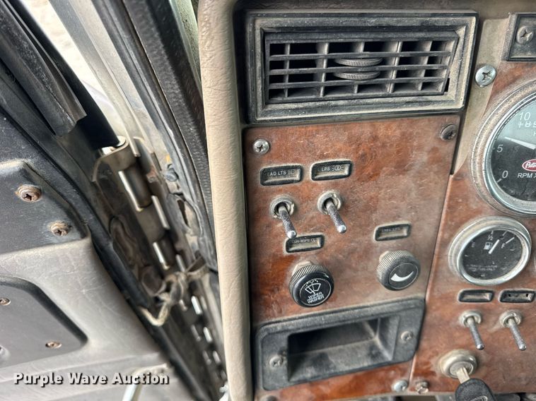 image for item DH9841 2008 Peterbilt 340 ready mix truck