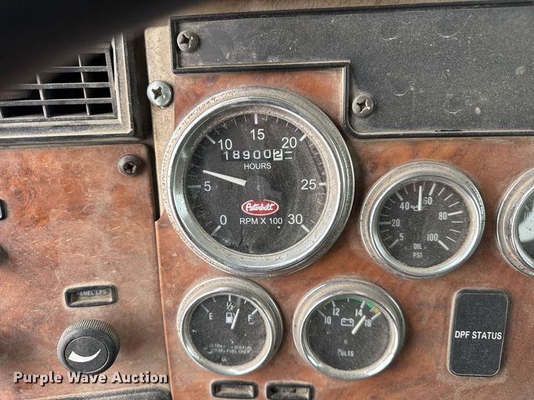 image for item DH9841 2008 Peterbilt 340 ready mix truck