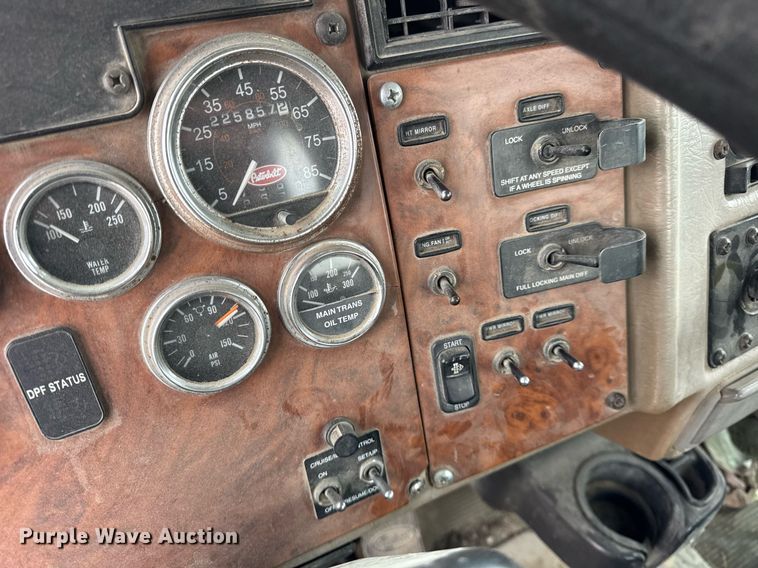 image for item DH9841 2008 Peterbilt 340 ready mix truck