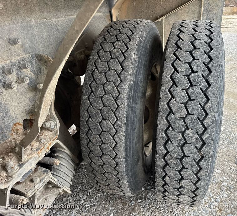 image for item DH9841 2008 Peterbilt 340 ready mix truck