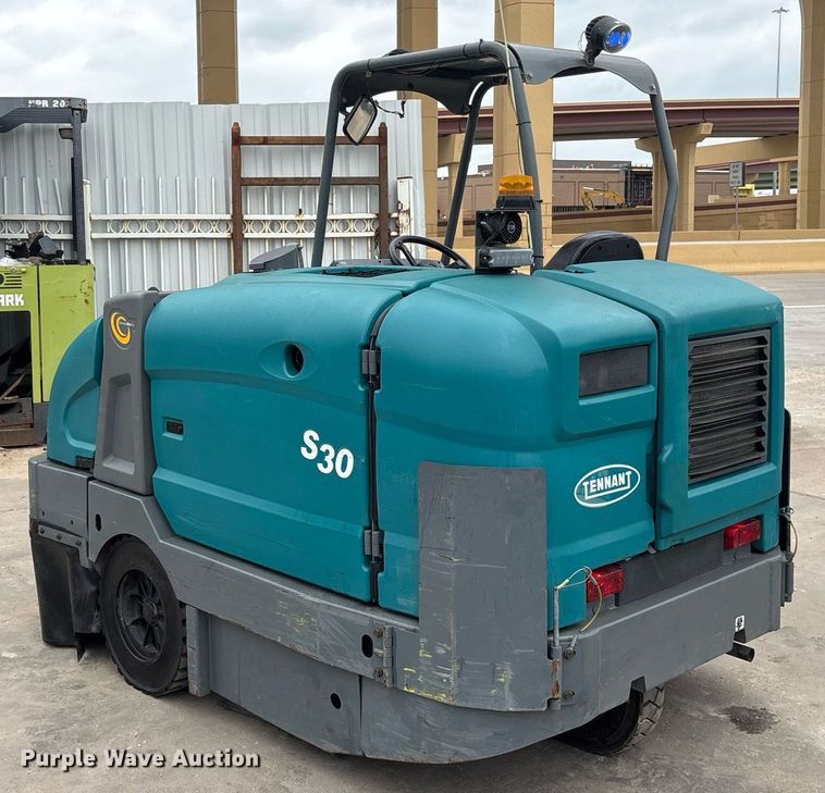 image for item DM1893 2019 Tennant S30 sweeper