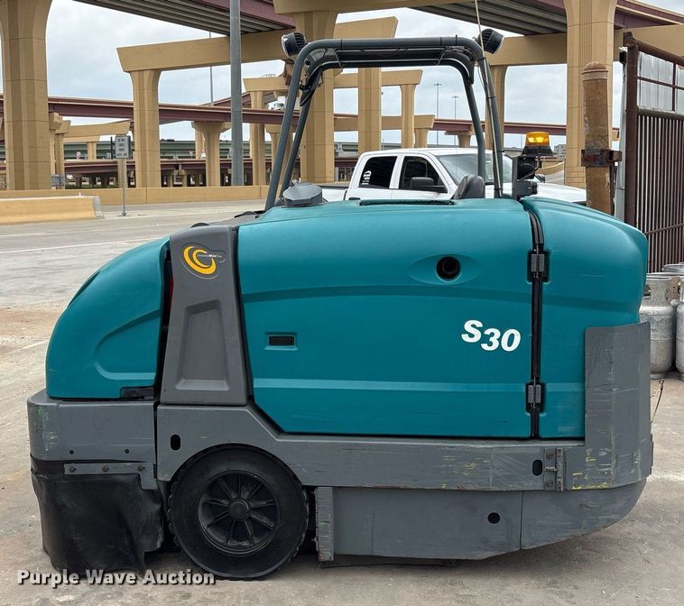 image for item DM1893 2019 Tennant S30 sweeper