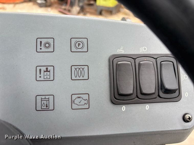 image for item DM1893 2019 Tennant S30 sweeper