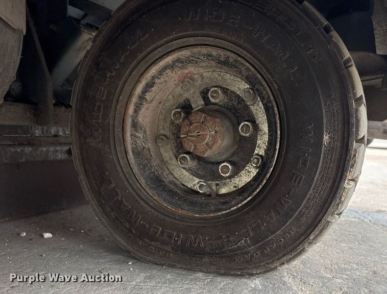 image for item DM1893 2019 Tennant S30 sweeper