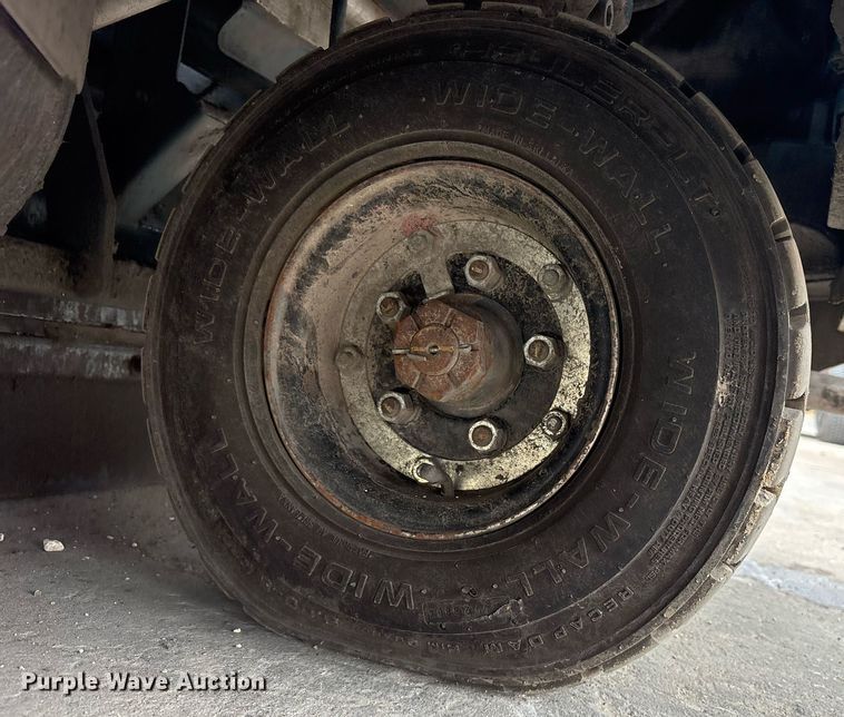 image for item DM1893 2019 Tennant S30 sweeper