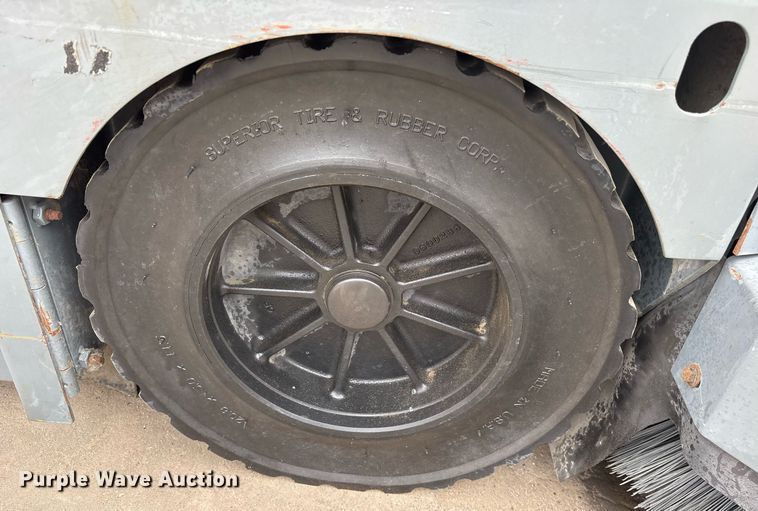 image for item DM1893 2019 Tennant S30 sweeper