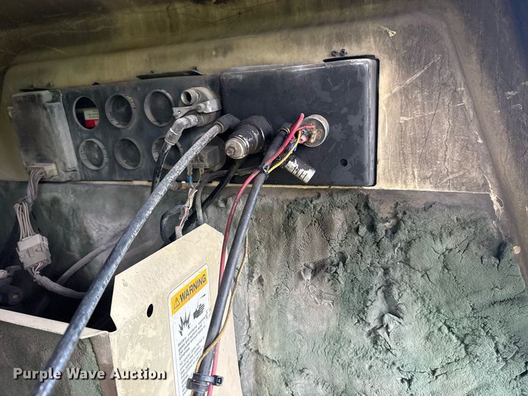 image for item DM5724 Ingersoll Rand P185 air compressor