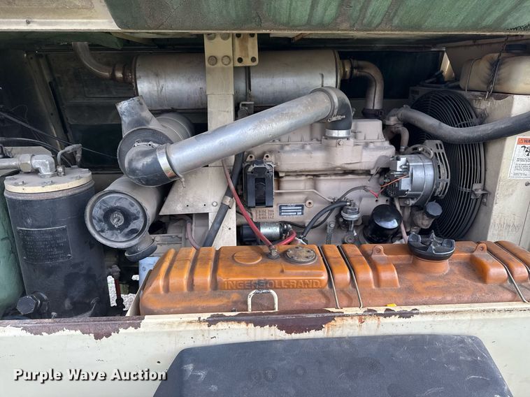 image for item DM5724 Ingersoll Rand P185 air compressor