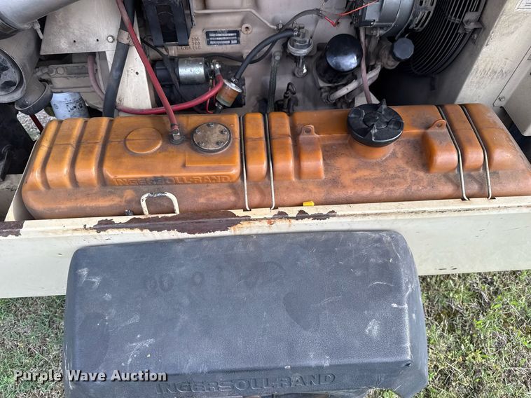 image for item DM5724 Ingersoll Rand P185 air compressor